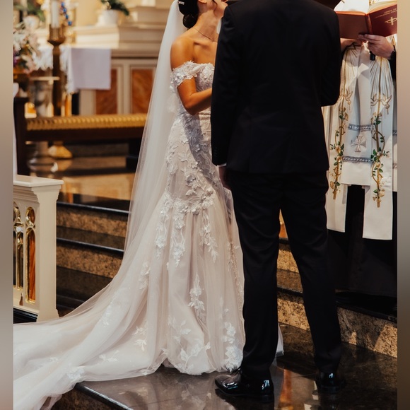 Essence of Australia Wedding Dress - Picture 7 of 7